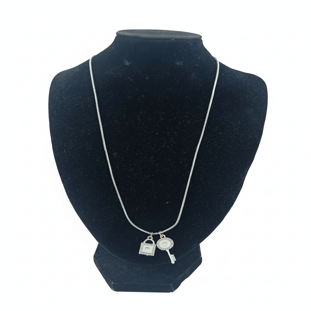 Women Fashion Two Pendant Key n Box 